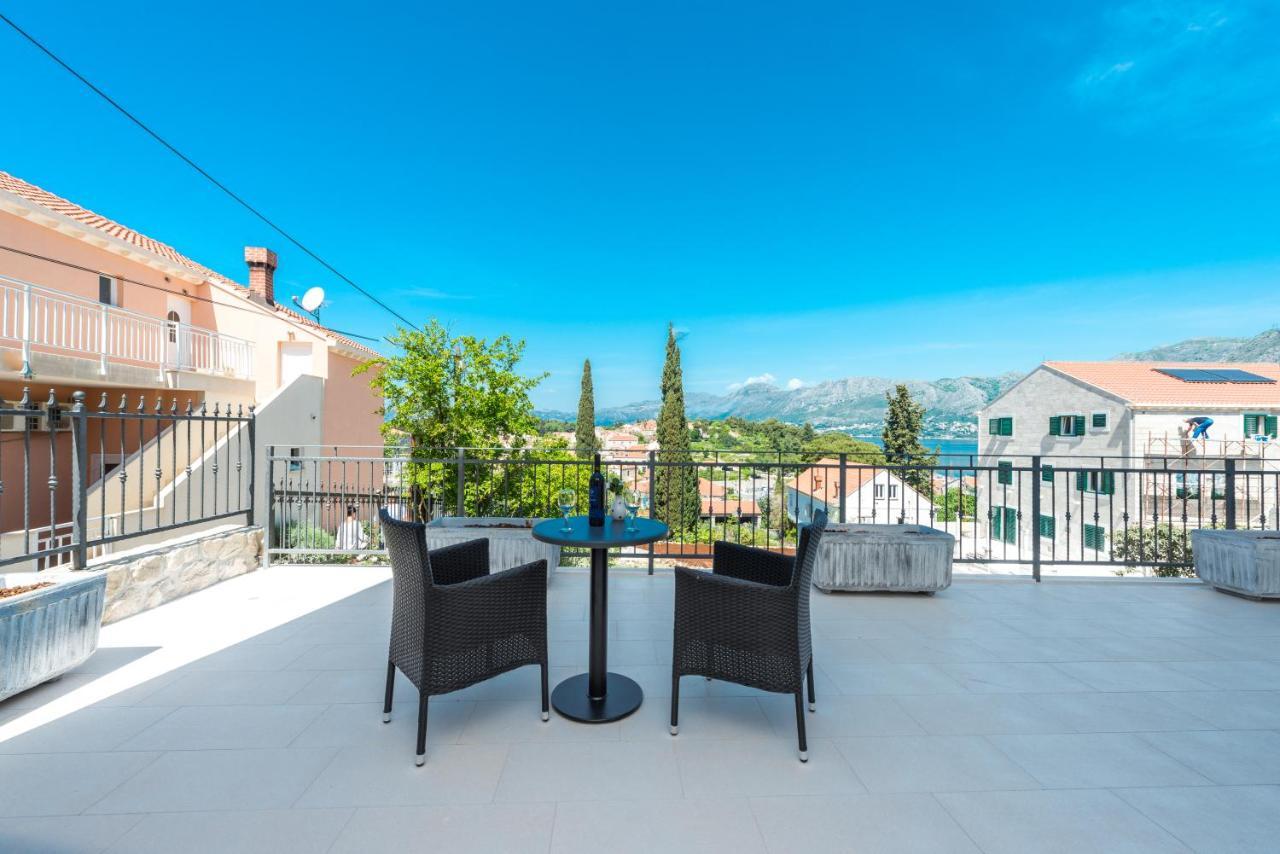 Apartments Rilovic, City And Sea View Apartments 챠브타트 외부 사진
