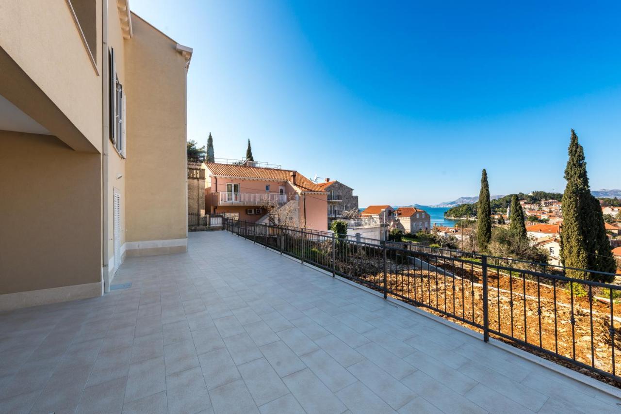 Apartments Rilovic, City And Sea View Apartments 챠브타트 외부 사진
