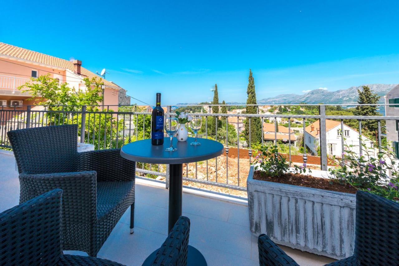 Apartments Rilovic, City And Sea View Apartments 챠브타트 외부 사진