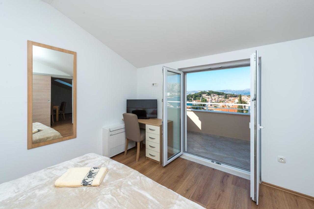 Apartments Rilovic, City And Sea View Apartments 챠브타트 외부 사진
