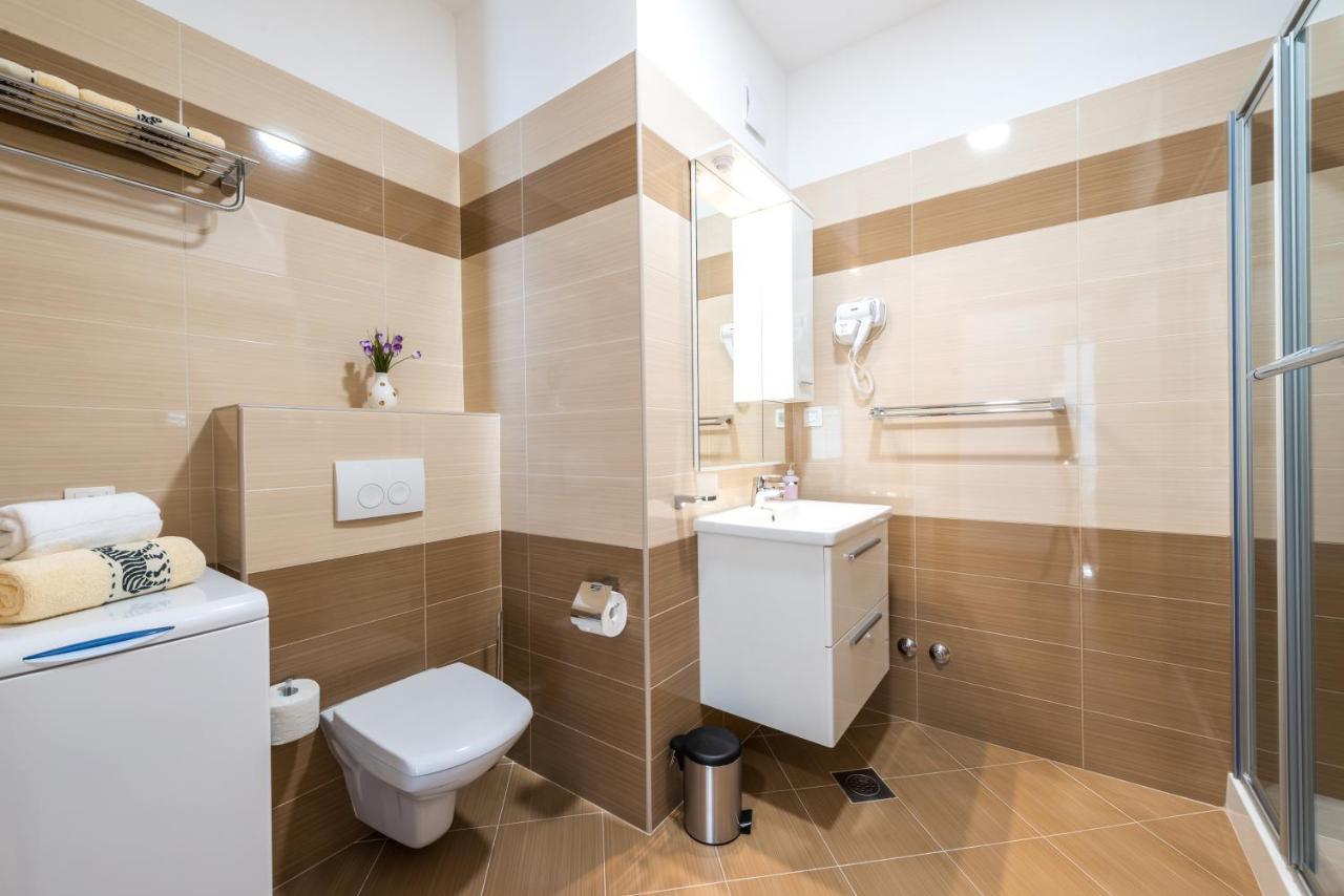 Apartments Rilovic, City And Sea View Apartments 챠브타트 객실 사진