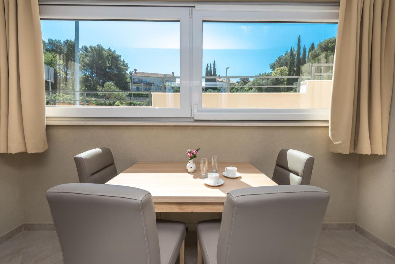 Apartments Rilovic, City And Sea View Apartments 챠브타트 외부 사진