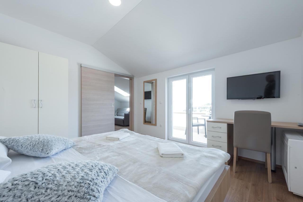Apartments Rilovic, City And Sea View Apartments 챠브타트 외부 사진